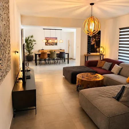 Escale Confort Maison Entiere Parking Gratuit Proche Aeroport Holiday home Charleroi