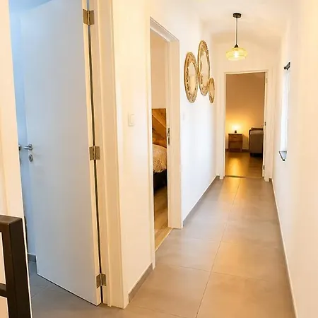 Escale Confort Maison Entiere Parking Gratuit Proche Aeroport Holiday home